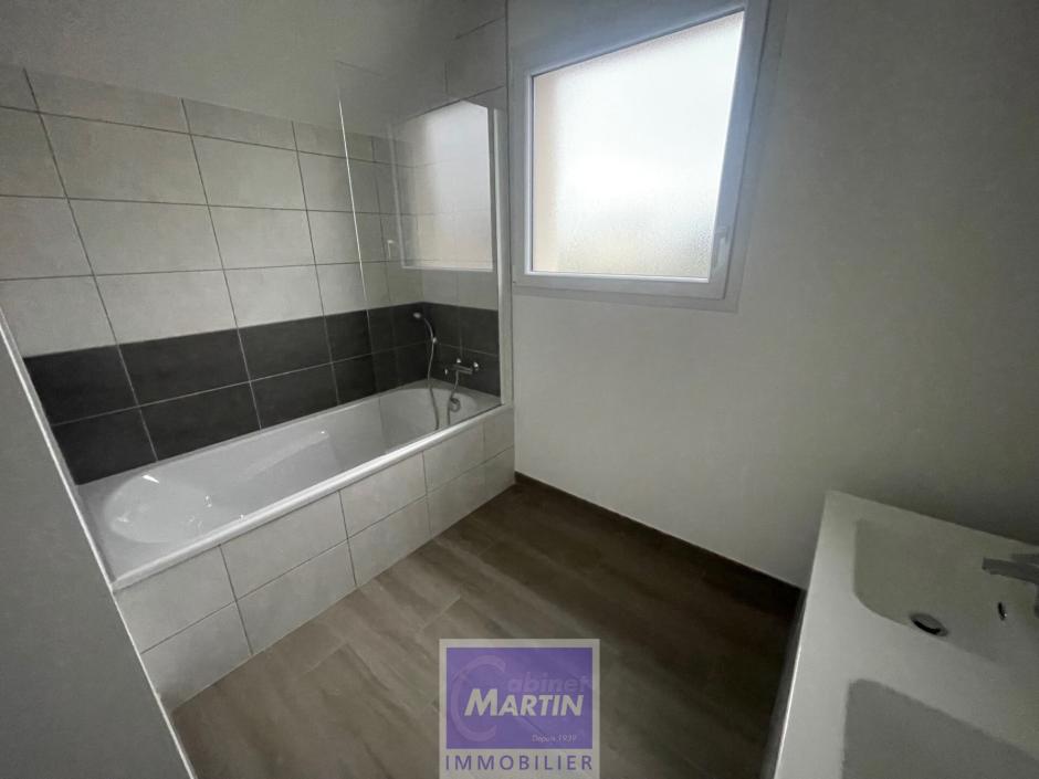 Ac3- vente maison montreuil-le-gast 1734741962